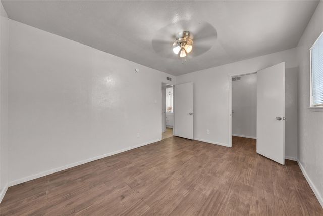 6705 Greenfield Drive, Arlington, TX 76016