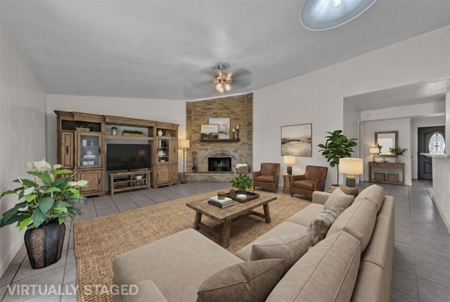 6705 Greenfield Drive, Arlington, TX 76016