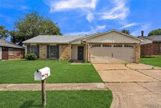 6705 Greenfield Drive, Arlington, TX 76016