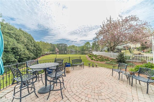 1524 Holly Lake Circle, Snellville, GA 30078