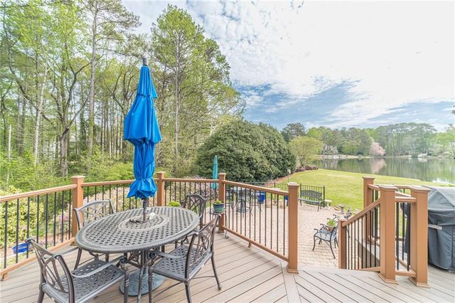 1524 Holly Lake Circle, Snellville, GA 30078