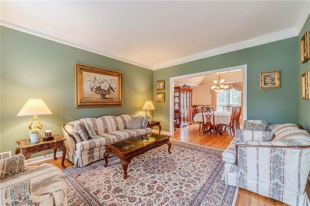 1524 Holly Lake Circle, Snellville, GA 30078