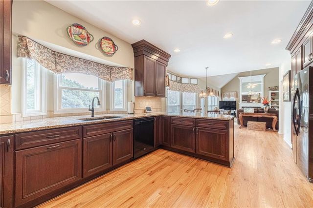 1524 Holly Lake Circle, Snellville, GA 30078