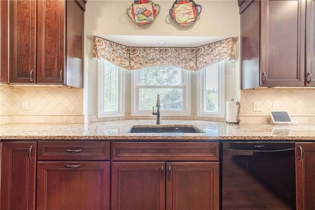 1524 Holly Lake Circle, Snellville, GA 30078