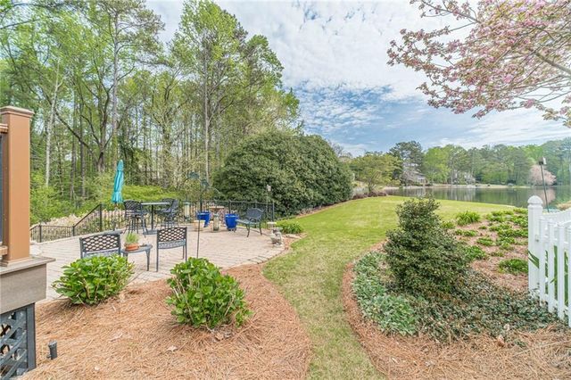 1524 Holly Lake Circle, Snellville, GA 30078
