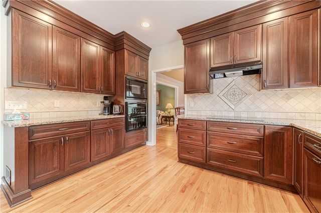 1524 Holly Lake Circle, Snellville, GA 30078