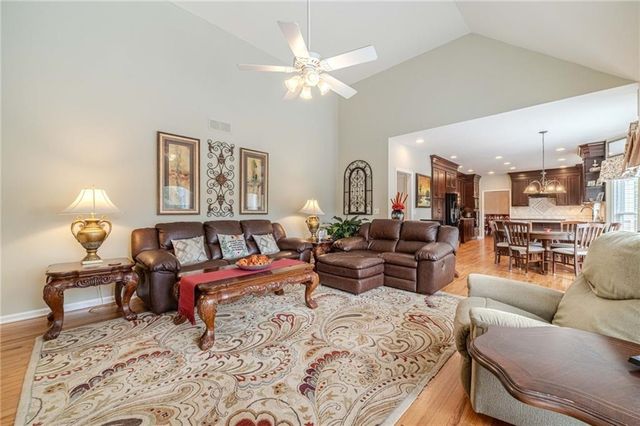 1524 Holly Lake Circle, Snellville, GA 30078