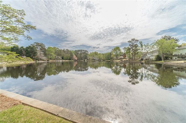 1524 Holly Lake Circle, Snellville, GA 30078