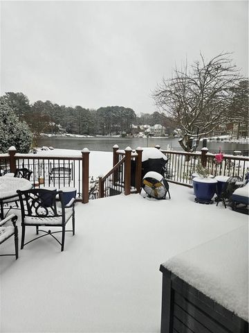 1524 Holly Lake Circle, Snellville, GA 30078