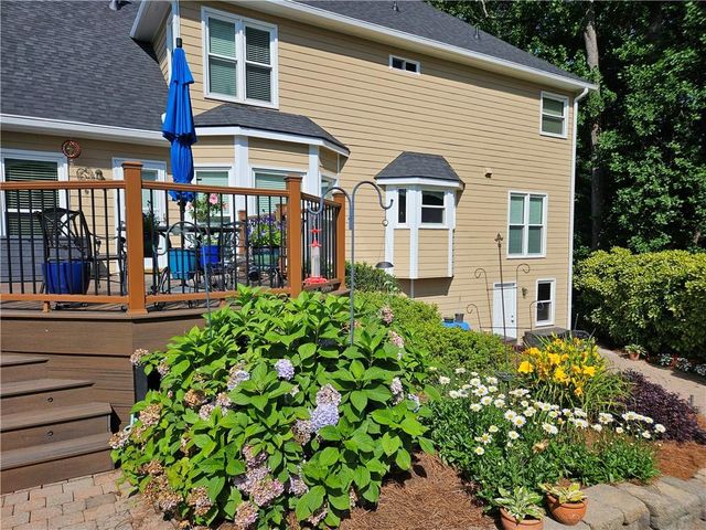 1524 Holly Lake Circle, Snellville, GA 30078