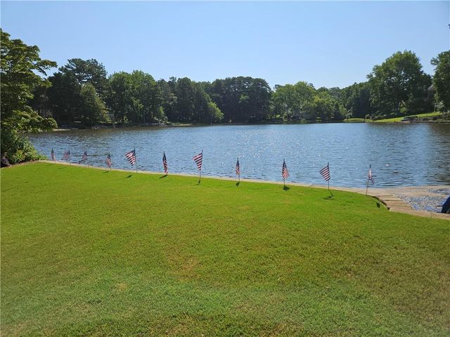 1524 Holly Lake Circle, Snellville, GA 30078