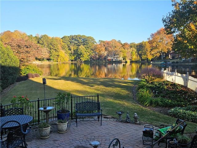 1524 Holly Lake Circle, Snellville, GA 30078