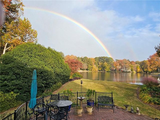 1524 Holly Lake Circle, Snellville, GA 30078