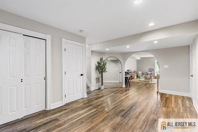 14 London Drive, East Brunswick, NJ 08816