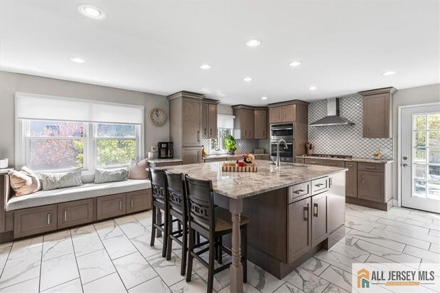 14 London Drive, East Brunswick, NJ 08816