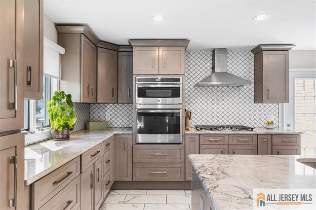 14 London Drive, East Brunswick, NJ 08816