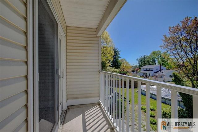 14 London Drive, East Brunswick, NJ 08816
