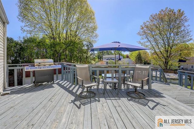 14 London Drive, East Brunswick, NJ 08816