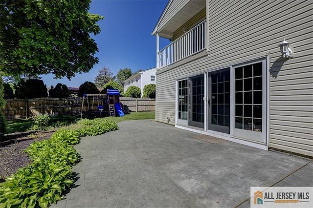14 London Drive, East Brunswick, NJ 08816