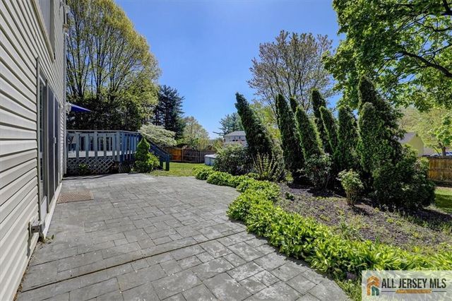 14 London Drive, East Brunswick, NJ 08816