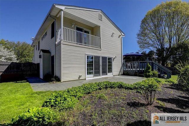 14 London Drive, East Brunswick, NJ 08816