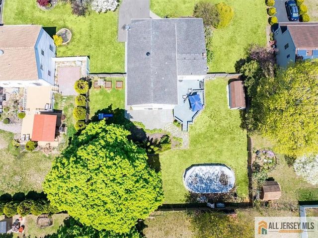 14 London Drive, East Brunswick, NJ 08816
