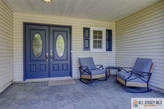 14 London Drive, East Brunswick, NJ 08816