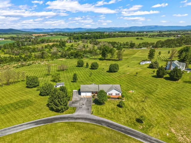 291 BEAVER LN, Mt Jackson, VA 22842