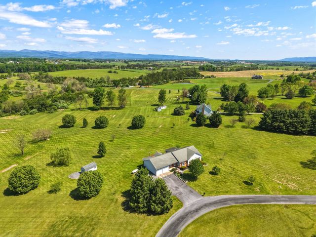 291 BEAVER LN, Mt Jackson, VA 22842