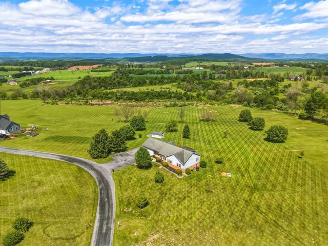 291 BEAVER LN, Mt Jackson, VA 22842