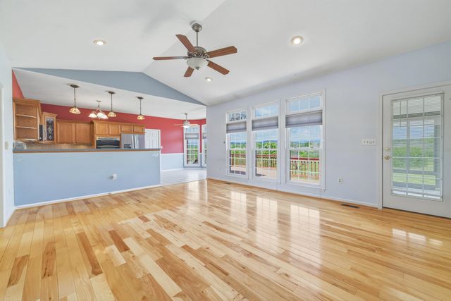 291 BEAVER LN, Mt Jackson, VA 22842