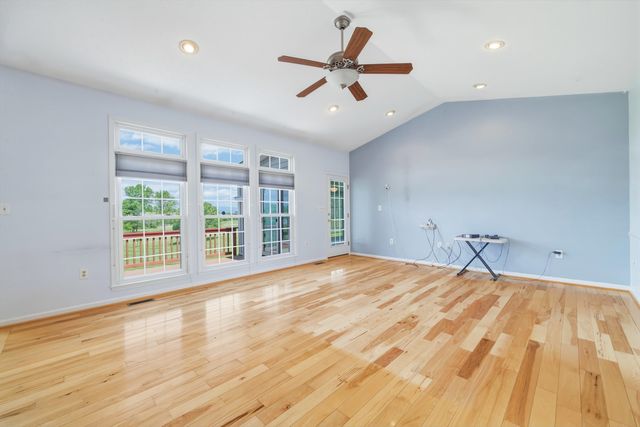 291 BEAVER LN, Mt Jackson, VA 22842