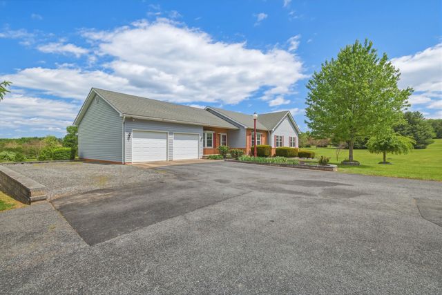 291 BEAVER LN, Mt Jackson, VA 22842