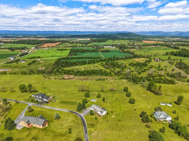 291 BEAVER LN, Mt Jackson, VA 22842