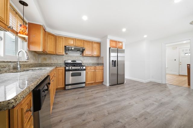 395 Lebanon St, Melrose, MA 02176