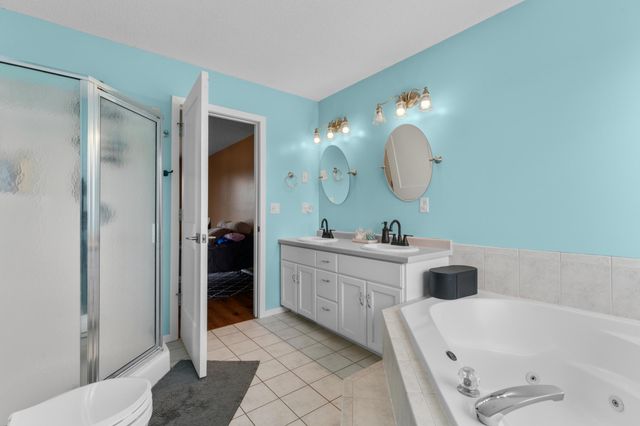 1102 Southern Hills Lane SW, Rochester, MN 55902
