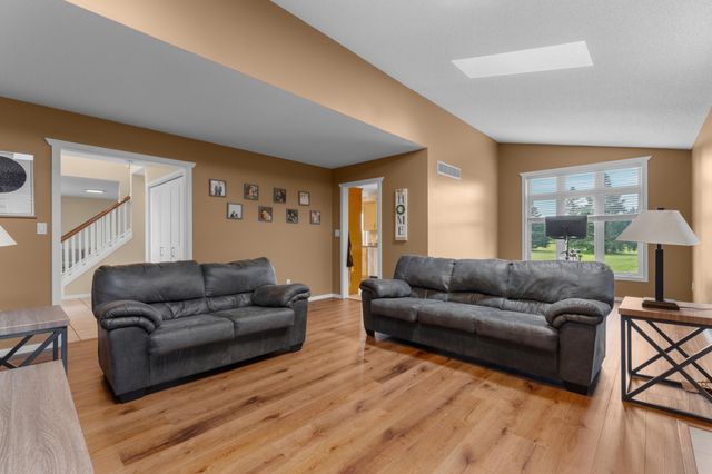 1102 Southern Hills Lane SW, Rochester, MN 55902