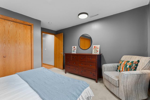 1102 Southern Hills Lane SW, Rochester, MN 55902