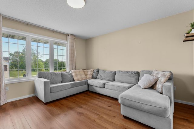 1102 Southern Hills Lane SW, Rochester, MN 55902