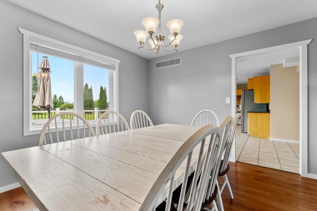 1102 Southern Hills Lane SW, Rochester, MN 55902