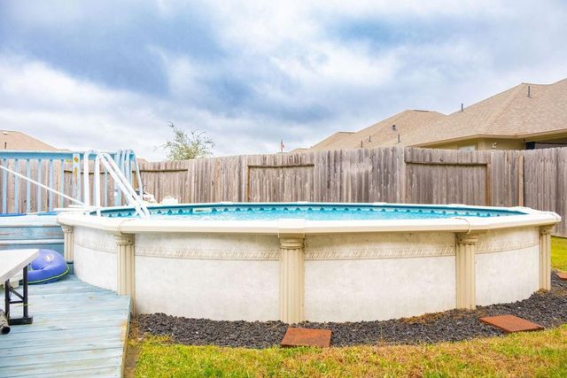 5319 Decatur Court, Dickinson, TX 77539