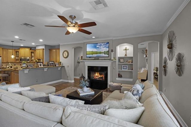 413 MACCHI AVENUE, Oakland, FL 34787