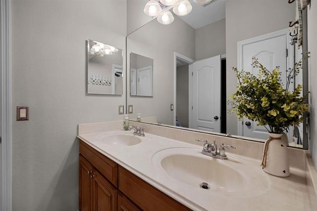 413 MACCHI AVENUE, Oakland, FL 34787