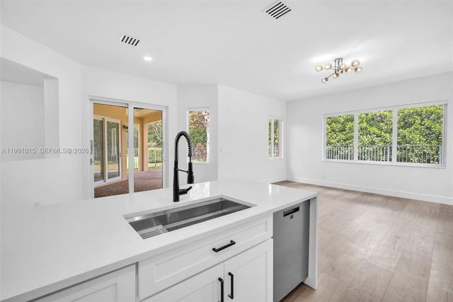 19381 Stonebrook St, Weston, FL 33332