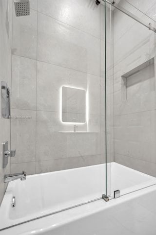 19381 Stonebrook St, Weston, FL 33332