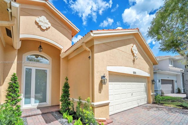 19381 Stonebrook St, Weston, FL 33332