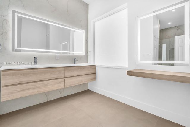 19381 Stonebrook St, Weston, FL 33332