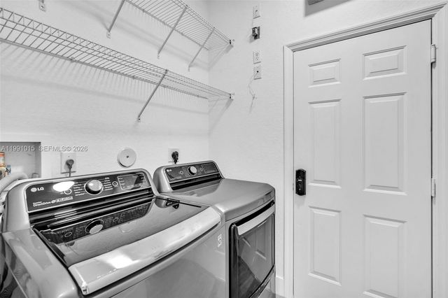 19381 Stonebrook St, Weston, FL 33332