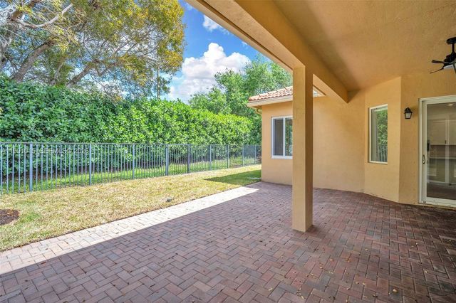 19381 Stonebrook St, Weston, FL 33332