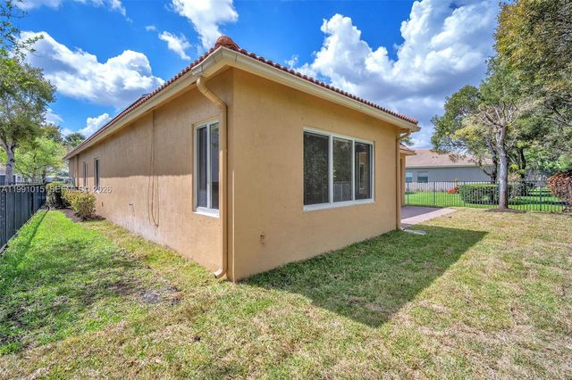 19381 Stonebrook St, Weston, FL 33332